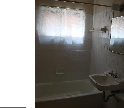 5th image of 1240 Payne Ave