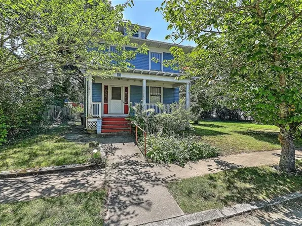 20 Stratford Rd, Cranston, RI 02905