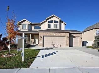 9788 S Stone Cliff Dr, Sandy, UT 84092