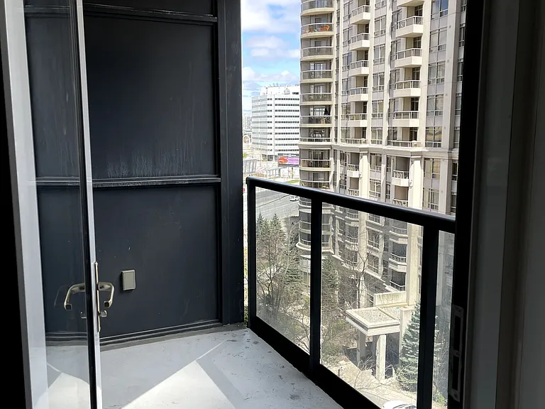 330 Burnhamthorpe Rd S #708 — Photo 13