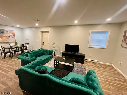 15 Seymour Ave #1B Photo 1