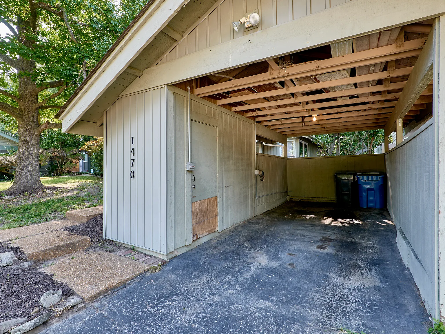 3 bed, 1084 sqft, $1,850 — Photo 4