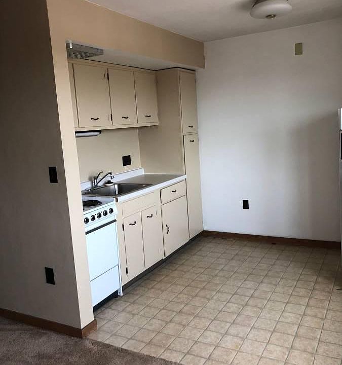 2nd image of 801 E 2nd St APT 409