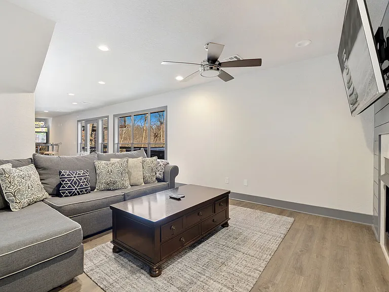 Almand Dr — Photo 14