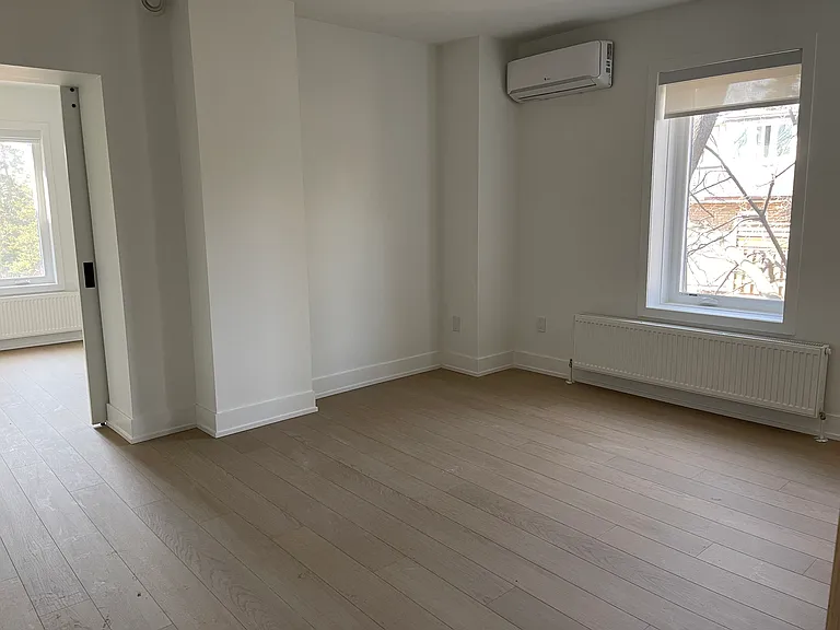 320 Roncesvalles Ave — Photo 7