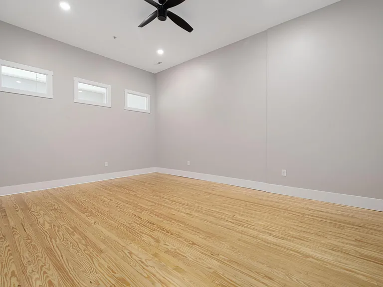 204 W State Of Franklin Rd #202 — Photo 7