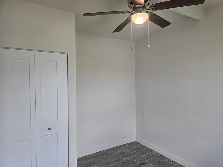 21431 Holdern Ave — Photo 13