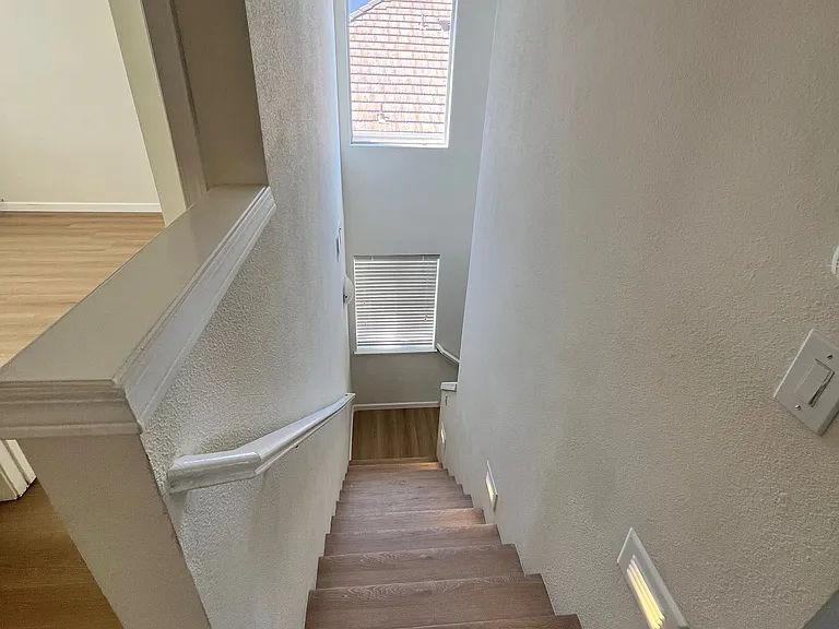 339 Torrington Dr #1 — Photo 10
