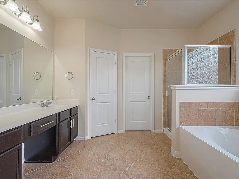 3403 Lilac Ranch Dr — Photo 38