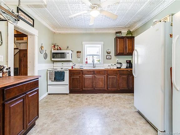 5th image of 1079 110th Rte