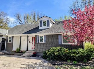 1015 S Stratford Rd, Olathe, KS 66062