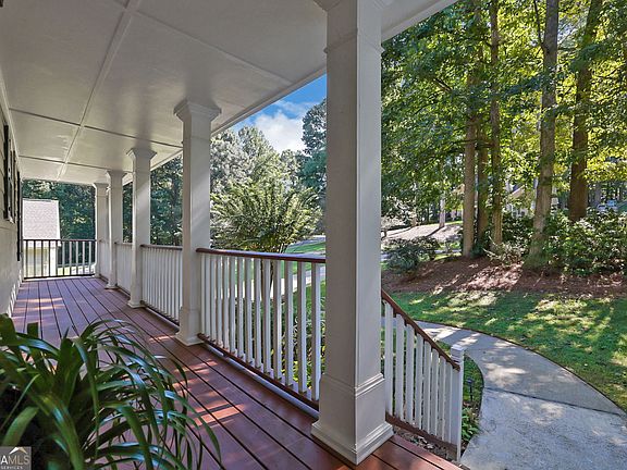 5th image of 211 Westwind Dr