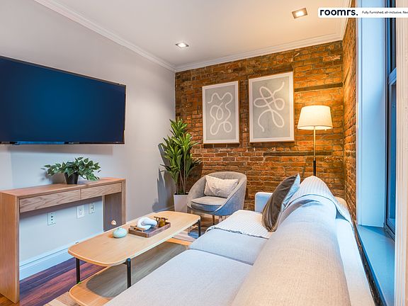 4th image of 124 Ridge St APT 8