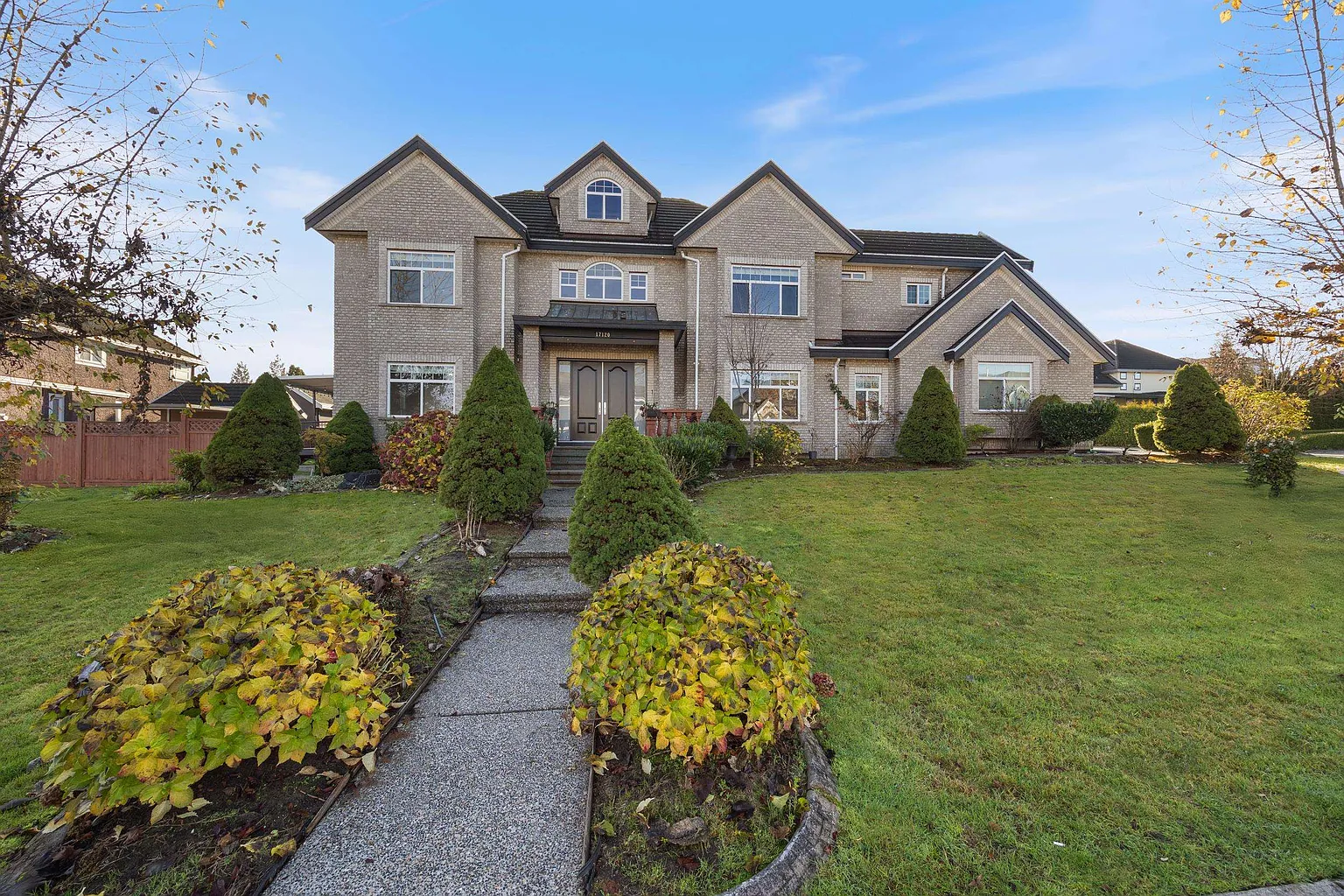 17120 85a Ave photo 1