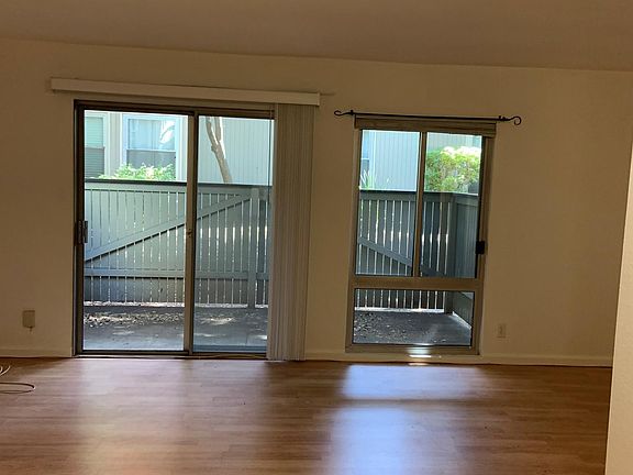 5th image of 205 Boardwalk Ave APT D