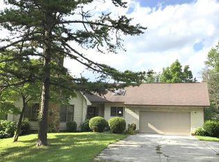 241 White Rock Rd, Jacksboro, TN 37757