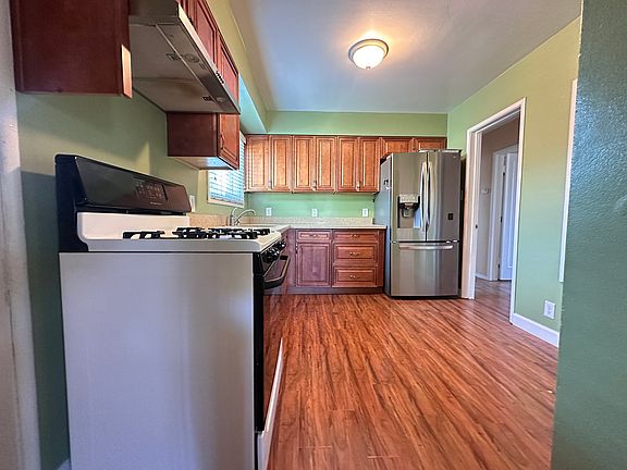 2nd image of 15387 Dewey St
