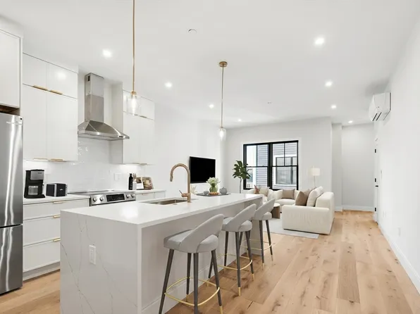 747 Cambridge St #7, Cambridge, MA 02141