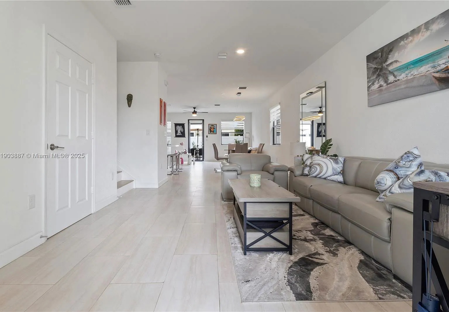 4 bed, 2.5 bath, 1990 sqft, $3,800 — Photo 3