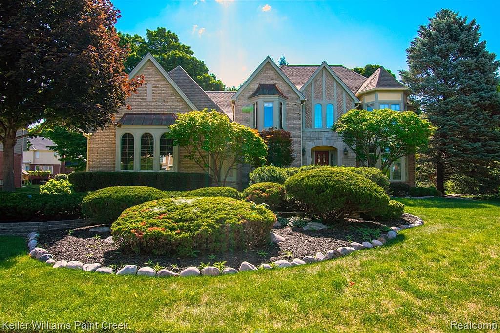 20902 Chase Dr, Novi, MI 48375 Zillow