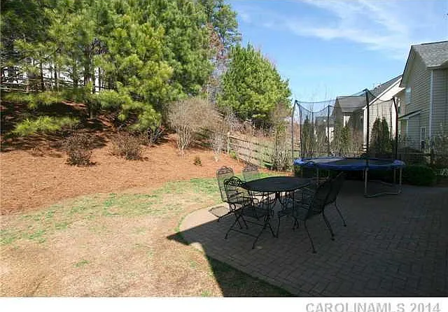 10132 Montrose Dr NW — Photo 14