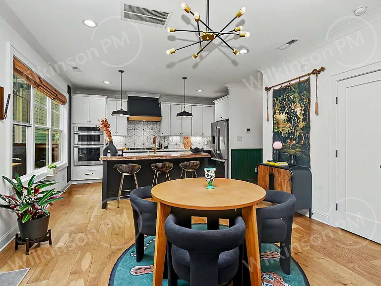 221 Gardner Ave — Photo 12