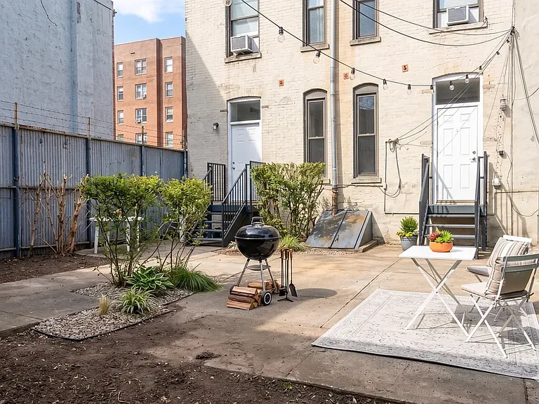 566 Baltic St #1L — Photo 6