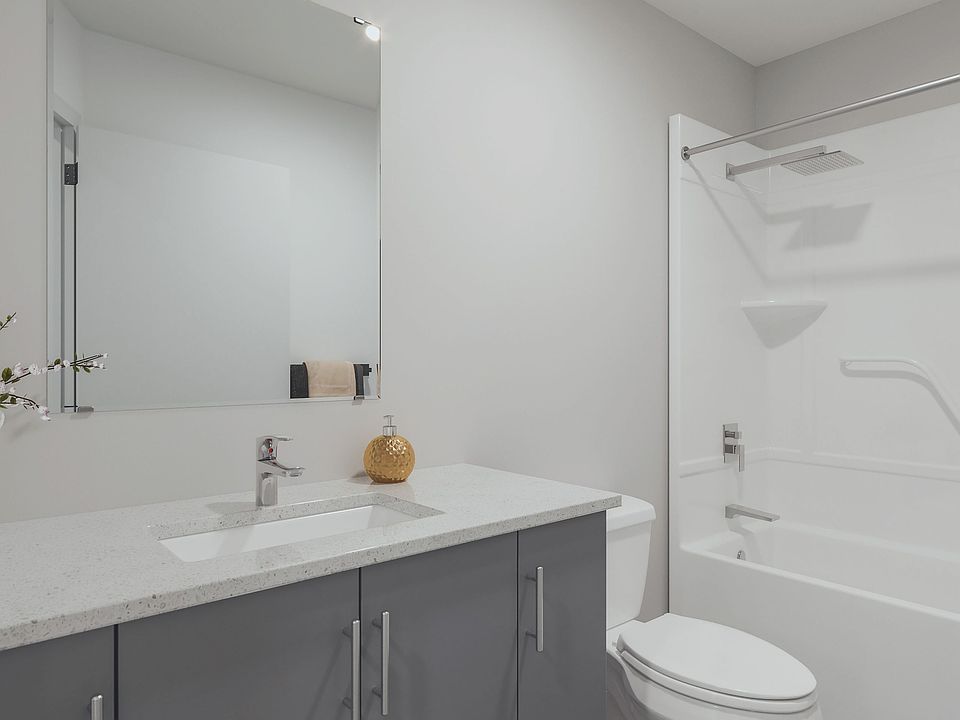 2nd image of 353 Gardner St #503