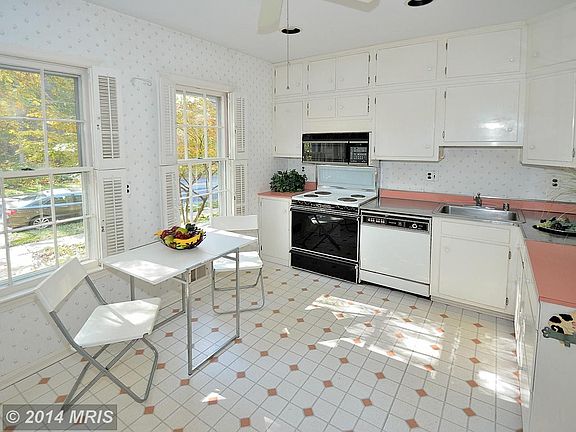 4th image of 3515 Chevy Chase Lake Dr #1003