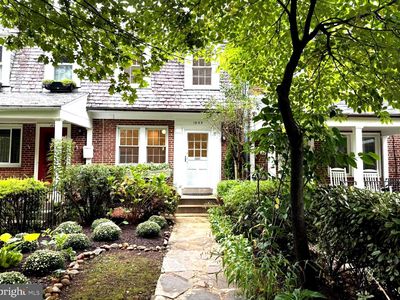 1955 39th St NW, Washington, DC, 20007