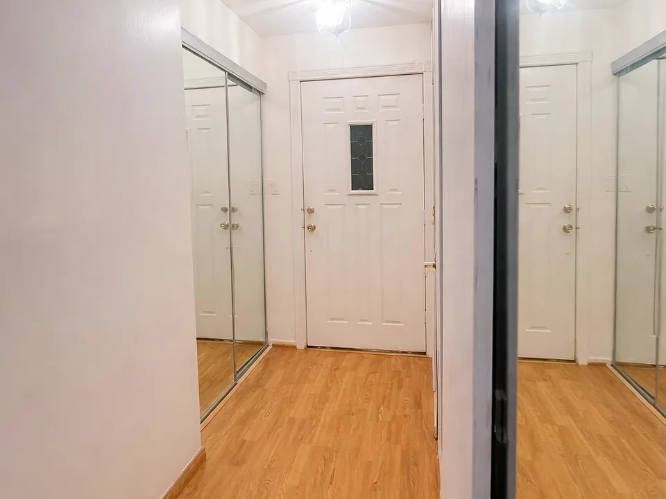 Enter, Coat closet