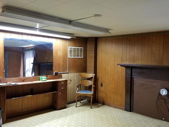 3rd image of 155 E Court St