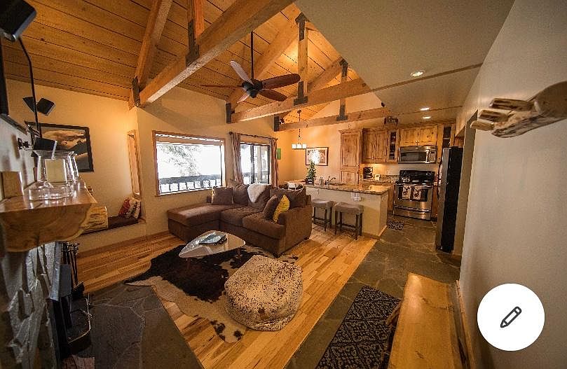 Main living area (view from entrance)