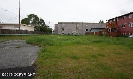 2nd image of 351 W 33rd Ave