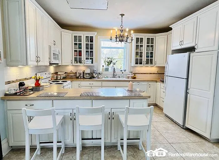 2740 Orchard Ln — Photo 2