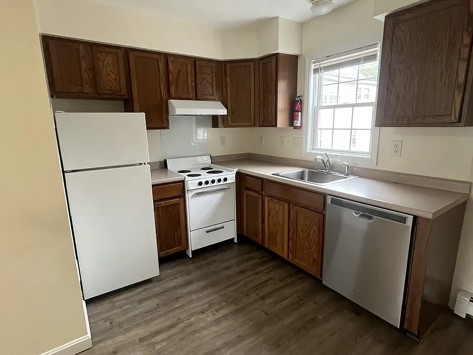 114 School St #15