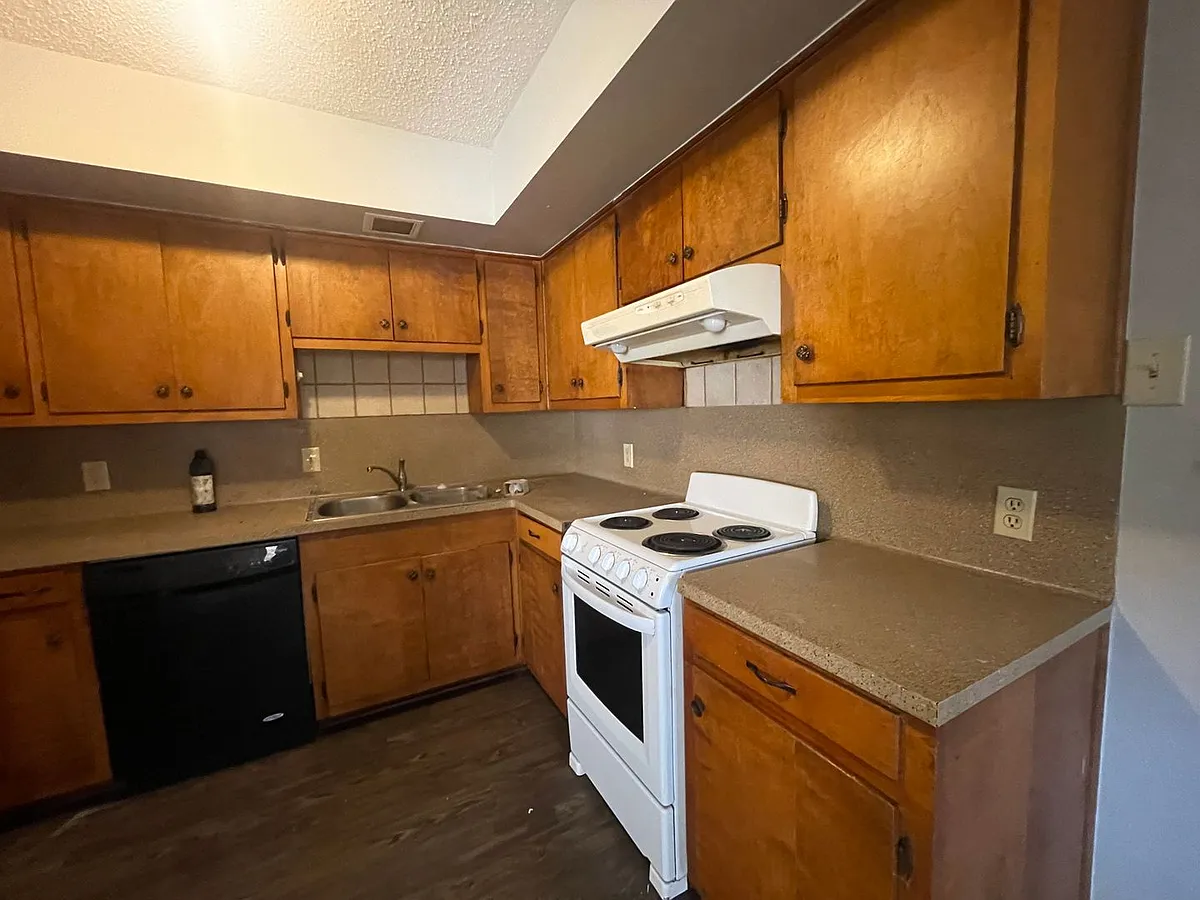 Building Photo - 415 Glover Dr