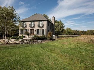 487 Walters Rd, Chagrin Falls, OH 44022