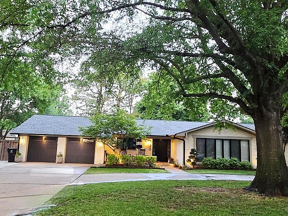 3rd image of 45 Saint Andrews Cir