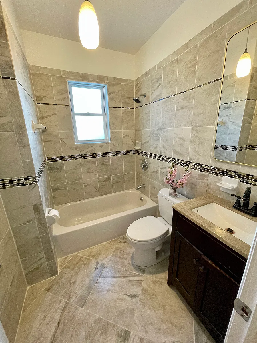 Photo 2 of 13 - 3194 Webster Ave #3F - Bronx, NY Building Photo - 3194 Webster Ave #3F