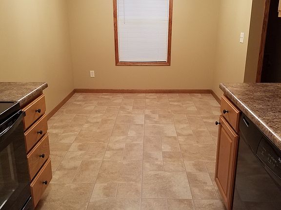 5th image of 158 N 11th St