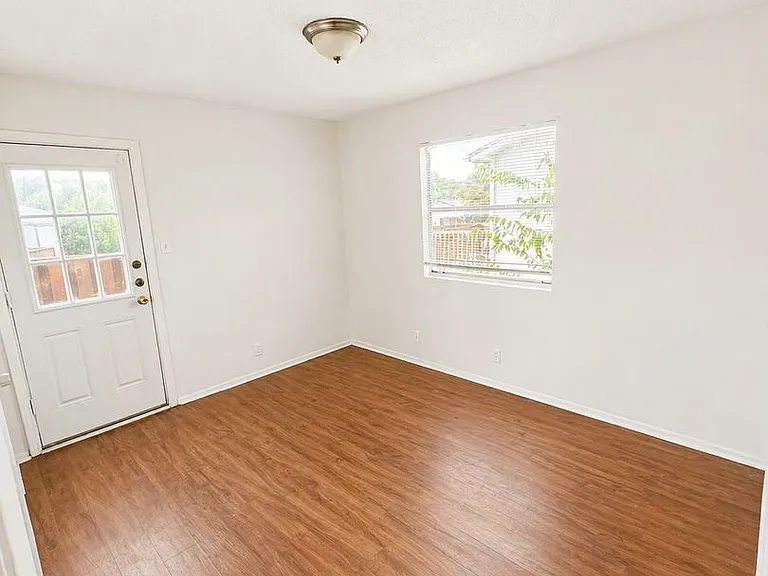 2307 Rachael Ct — Photo 5