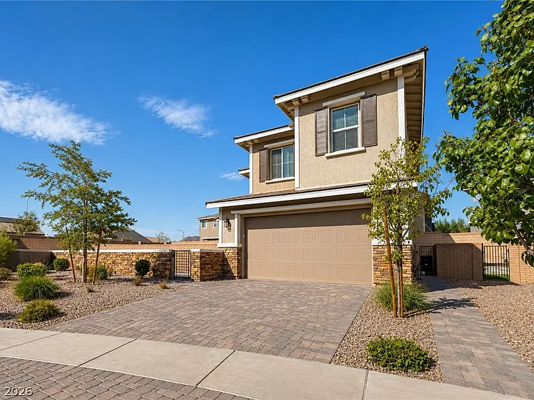 141 Neverland Ave — Photo 2