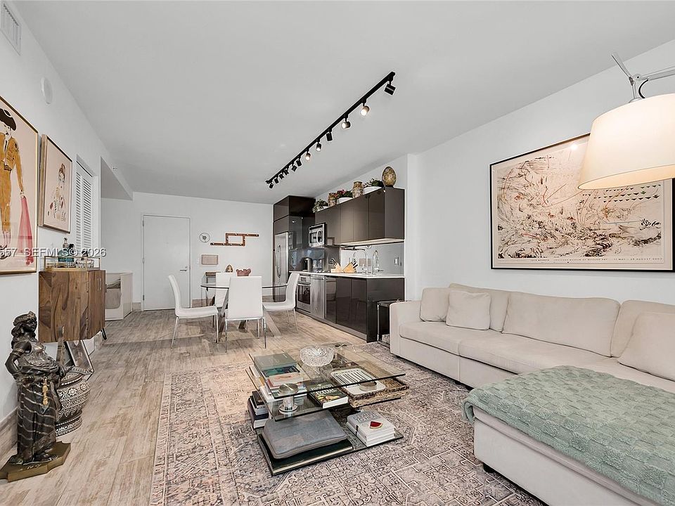 1st image of 31 SE 6th St APT 304