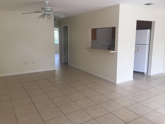3rd image of 182 Casa Court Dr