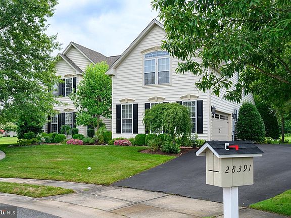 3rd image of 28391 Masters Ct