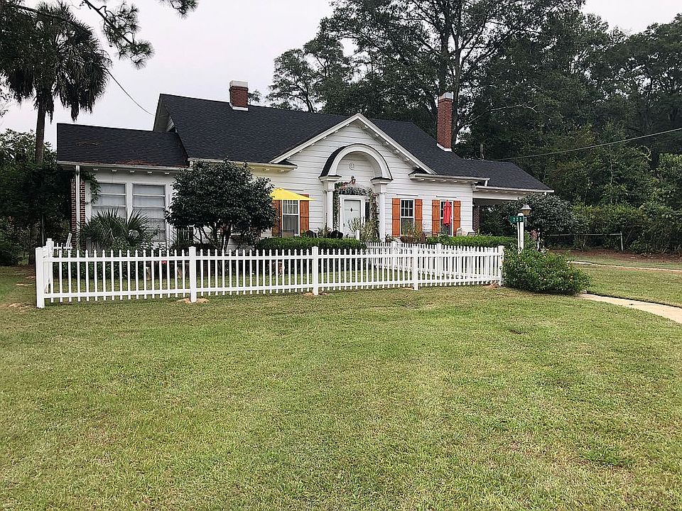 1st image of 223 E Eufaula St
