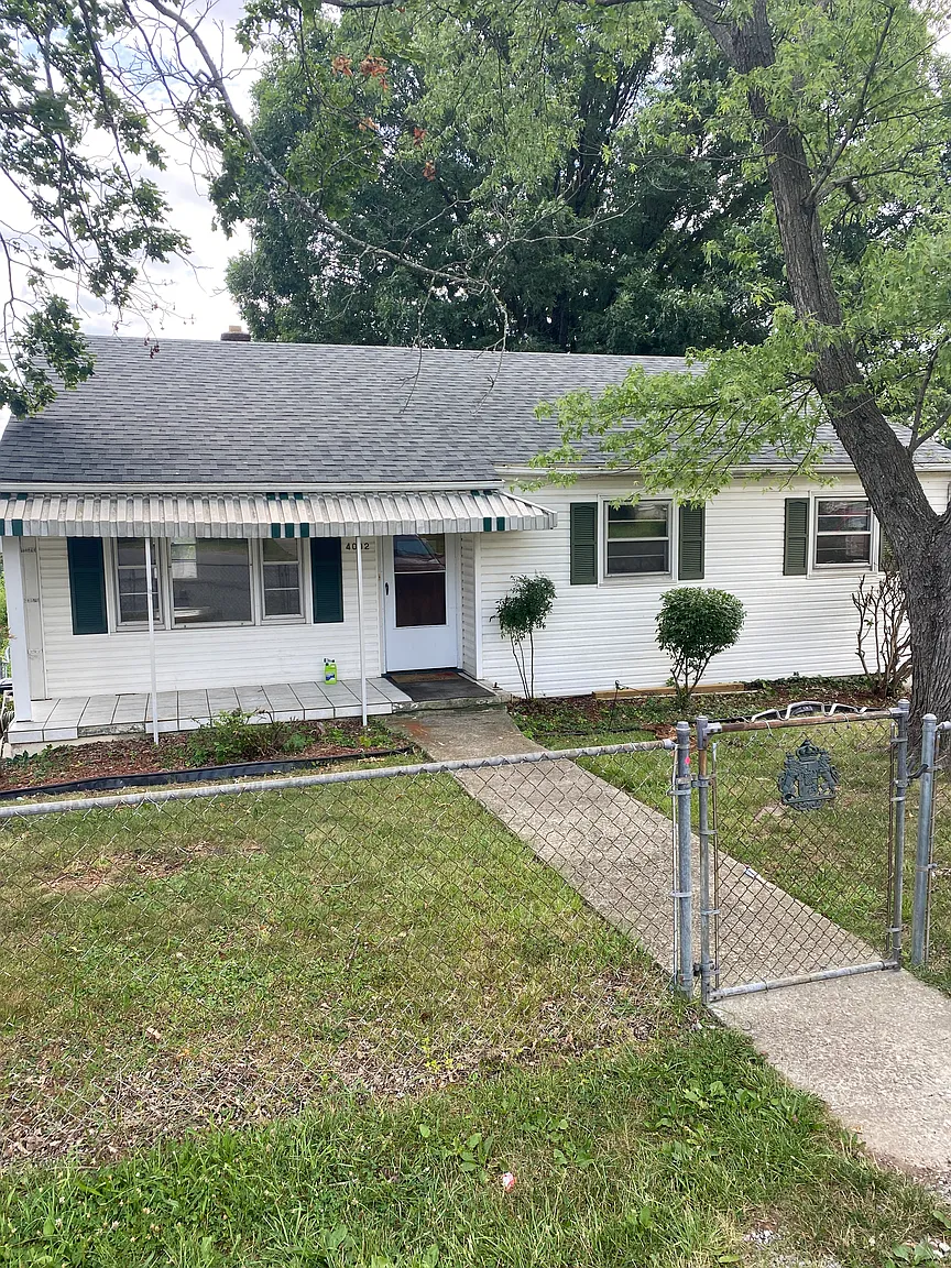 4002 Vermont Ave NW photo 1
