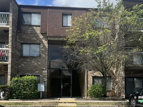 211 Kennedy Drive #211, Spring Valley, NY 10977