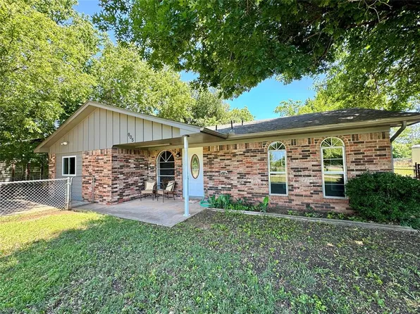 905 S 21st St, Chickasha, OK 73018